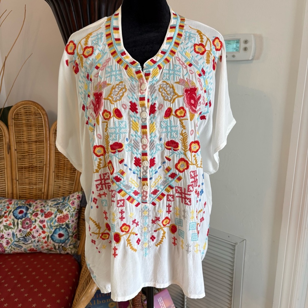 JOHNNY WAS BIYA White Cotton Blend Pullover Top with Colorful Embroidery! Small